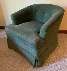 lot 51 image: Upholstered Green Accent Chair