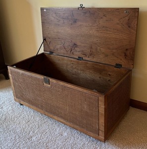 lot 52 image: Charming Vintage Chest