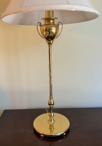 lot 54 image: Classy Brass Table Lamp