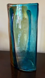 lot 69 image: Amazing Art Glass Vase