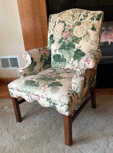 lot 70 image: Fine Floral Upholstered Arm Chair