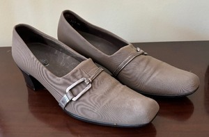 lot 76 image: Two Pairs of Munro Shoes, Size 7 12 Shoes
