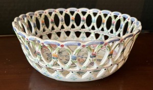 lot 80 image: Pretty Porcelain from Portugal and Asia