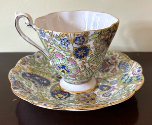 lot 97 image: Six Vintage Teacups with Saucers by Royal Standard, Royal Halsey, Arabia, Buckingham Palace and Royal Chelsea