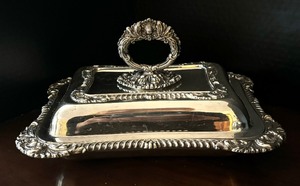 lot 34 image: Two Stunning Vintage Silver Plated Serving Dishes with Lids