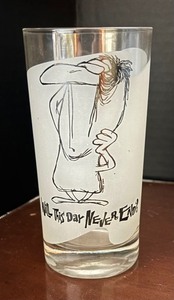 lot 115 image: Humorous Vintage Glassware