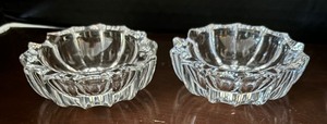 lot 120 image: Crystal and Glass Petite Bowls and Paperweight