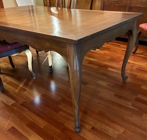 lot 6A image: Vintage Dining Room Table with Six Chairs