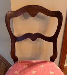 lot 100C image: Charming Accent Chair