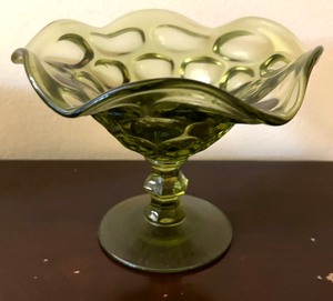 lot 129C image: Vintage Fenton Ruffled Compote and Pyrex Bakeware