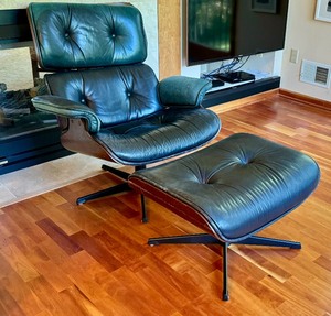 lot 3 image: Eames Style Lounge Chair and Ottoman