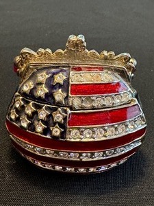 lot 187 image: American Flag Trinket Box