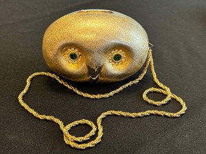 lot 188 image: Vintage Owl Figurine Handbag and Enamel Bracelet