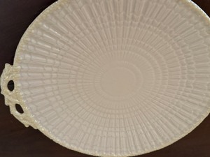lot 171 image: Belleek Cake Plate with Handles Limpet Yellow