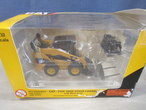 Cat Diecast 272C Skid Steer, 3 Work Tools, Norscot