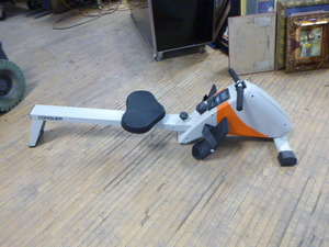 lot 24 image: Conquer Resistance Rower