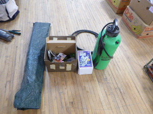 lot 42 image: Garage Items