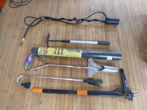 lot 49 image: LawnGarden Tools