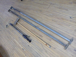 lot 62 image: Garage Items
