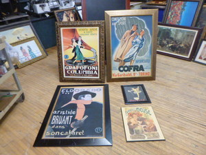 lot 82 image: 4 Framed Prints and Plaque