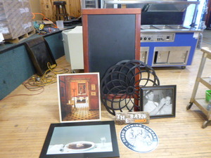 lot 92 image: Home Dcor