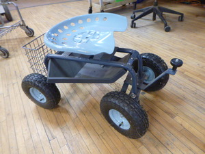 lot 126 image: Scoot-N-Steer Rolling Garden Seat
