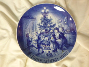 lot 141 image: 4 Weihnachtsteller Collector Plates