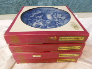 lot 142 image: 4 Weihnachtsteller Collector Plates