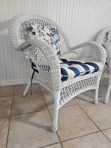 lot 10 image: Coastal Chic Wicker Conversation Chairs
