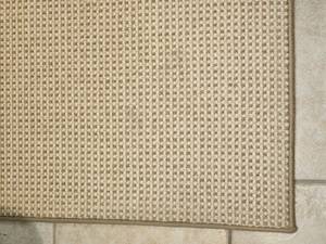 lot 34 image: Custard & Cream Tone Ethan Allen Area Rug