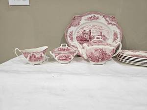 lot 61 image: Old British Castles Jonson Bros Serving Pieces
