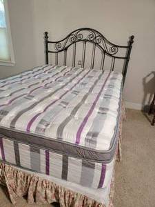 lot 25 image: Romantic Scolling Blacken Pewter Metal Queen Bed