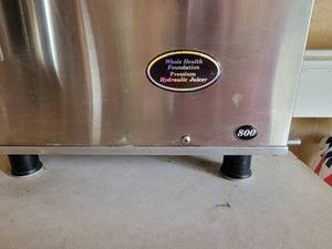 lot 50 image: Whole Health Foundation Premium Hydraulic Juicer  Norwalk 800