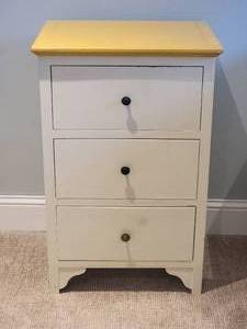 lot 48 image: Farmhouse Chic Three-Drawer Nightstand - White