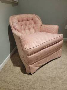 lot 91 image: Vintage Light Rose Parlour Chair Pair