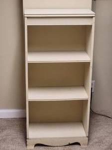 lot 80 image: Rustic White Painted Accent Shelf