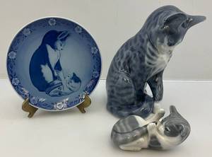 RARE Royal Copenhagen Cat Figurine Set With Matching Plate & Brass Plate Holder