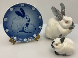 RARE Royal Copenhagen Bunny Rabbit Figurine Set With Matching Plate & Brass Plate Holder