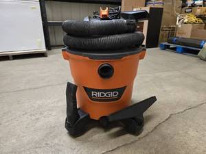 RIDGID 12 gal Wet  Dry Vac - in great condition - lightly used