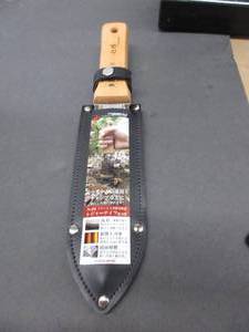 lot 54 image: NISAKU NJP650 The Original Hori Hori Namibagata Japanese Stainless Steel Weeding Knife, 7.25-Inch Blade USED, IN GOOD CONDITION