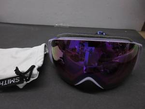 lot 69 image: SMITH Optics IO MAG S Womens Snow Winter Goggle - Lilac, ChromaPop Everyday Violet Mirror HAS SCRATCHES, USED