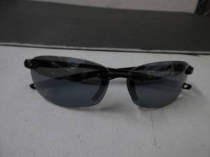 lot 85 image: Revo Descend E Polarized Filters UV, Rimless Small Rectangle Rectangular Sunglasses, Black Frame with Graphite Lens (RE 4060) USED, STILL IN GOOD CONDITION