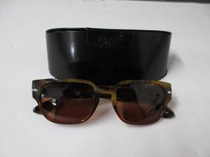 lot 87 image: Persol BrownMulti Women Sunglasses USED