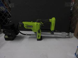 lot 97 image: Ryobi P3410KN 18-Volt ONE Lithium-Ion Cordless Grease Gun Kit with 1.3 Ah Battery and Charger DAMAGED BOX, TESTED, WORKS, NEW