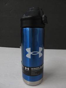 lot 118 image: UNDER ARMOUR 16oz Protege Royal SCRATCHES AND BACK PART A BIT BROKEN BUT STILL SHUTS AND OPENS, NEVER USED