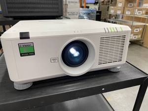 lot 26 image: Digital Projection E-Vision 7500 WUXGA 3D Large Venue 7500-Lumen HD DLP Projector  Projection System