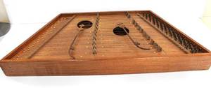 lot 38 image: Hammered Dulcimer 1212 Vintage American Music Instrument 34 X 15 , With Hammers