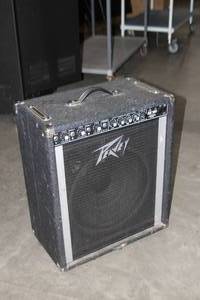 lot 52 image: Peavey KB100  KB-100 3-Channel 100-Watt 1x15 Keyboard Audio Amplifier  PA Speaker