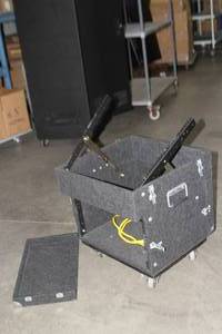 lot 43 image: Rolling  Mobile Carpeted Audio - Video DJ Equipment Rack Case with Power