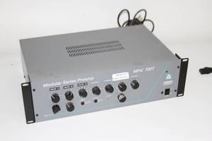 lot 66 image: Peavey MPA 700T Modular Series 7-Channel Pro Audio Amplifier  Mixer  Preamplifier